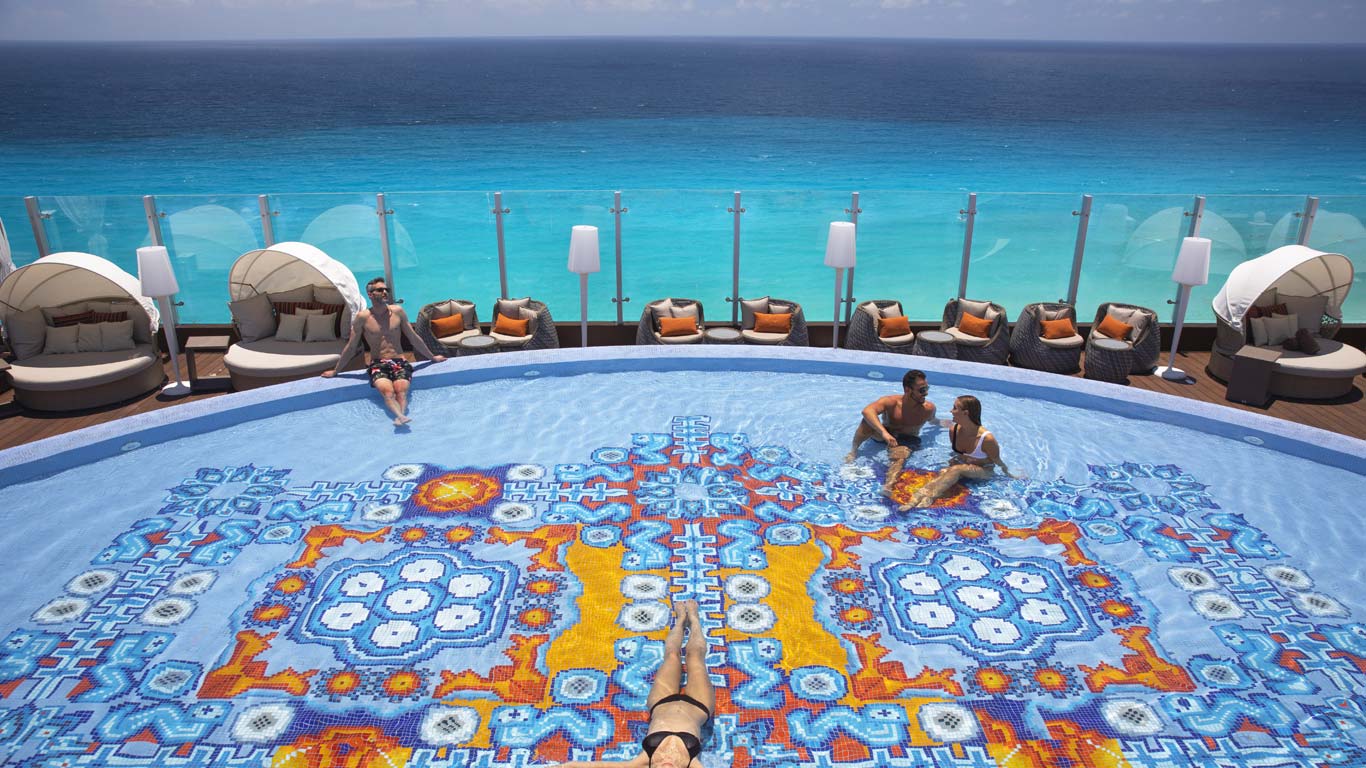 Royalton CHIC Suites Cancun Resort & Spa – All Inclusive Resort